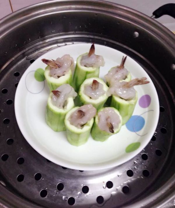 蒜茸丝瓜鲜虾盅