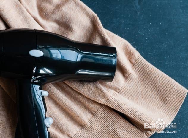 西服皱了怎么弄没有熨斗