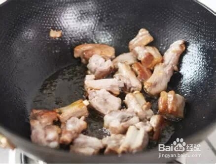 美味的排骨焖饭