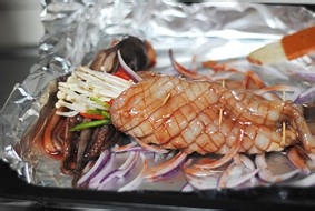 美食香烤鱿鱼金针卷卷的做法