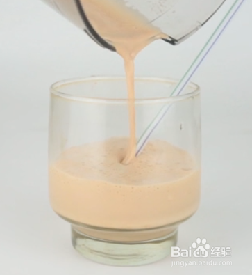 如何制作巧克力奶昔