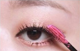 魅惑粉色妆容仿妆教程