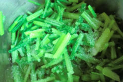 花生拌芹菜做法