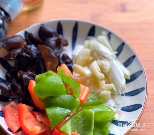 锅巴肉片的做法