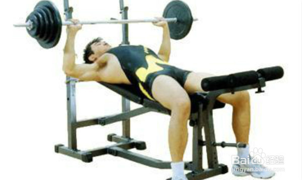 如何强化胸大肌