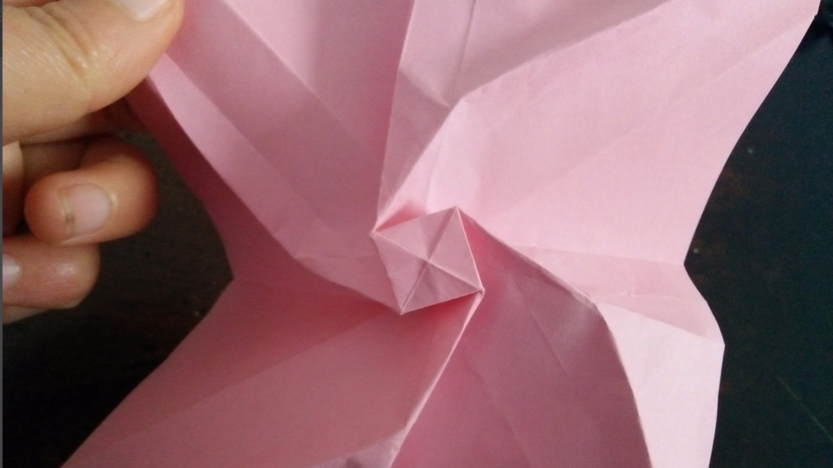 情人节送妈妈的简单手工玫瑰花怎么折