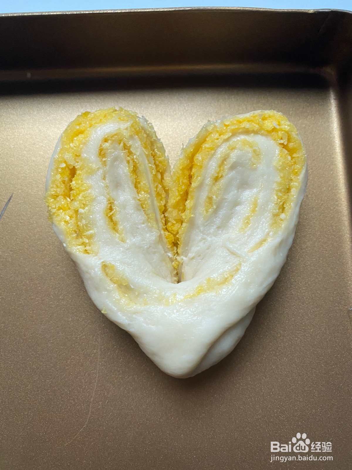 怀旧心形椰蓉面包的做法