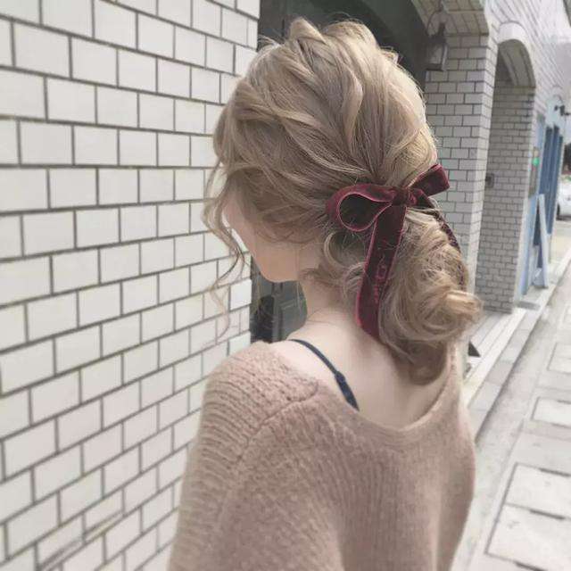 染6/77的颜色，配6%的双氧还是9%的双氧？急求！