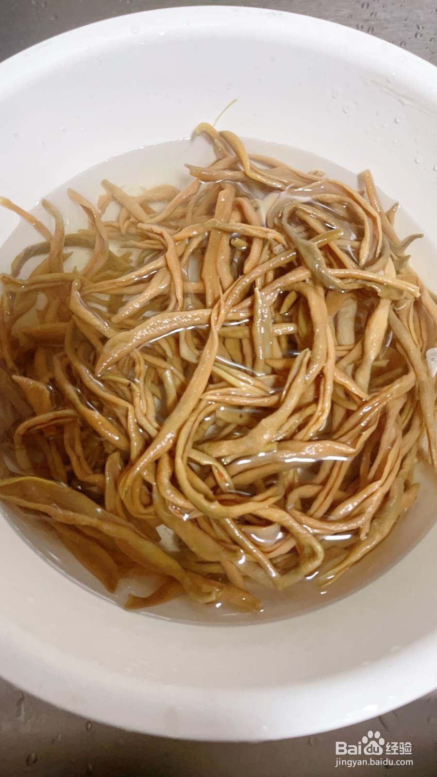 脊骨干豆角焖面的做法