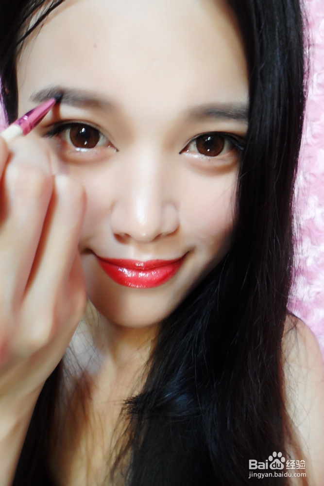 轻松打造超简单小女人温柔范儿红唇妆
