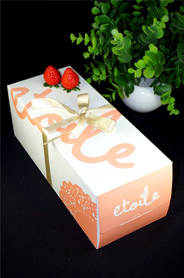 草莓奶油蛋糕卷