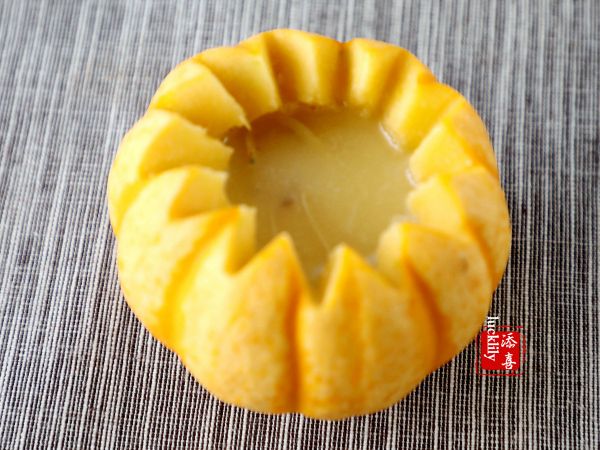 南瓜盅银鱼鸡蛋羹