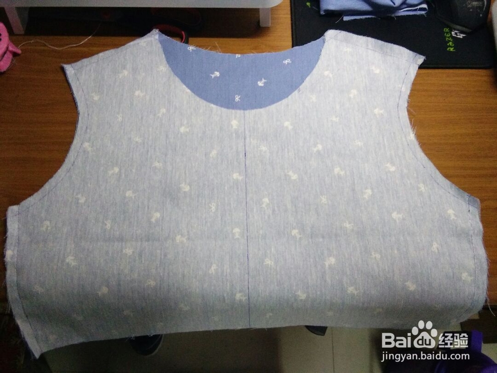 简单可爱的连衣裙