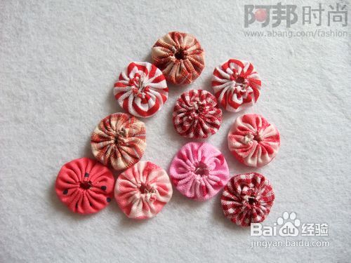 碎布巧利用之制作装饰小yoyo