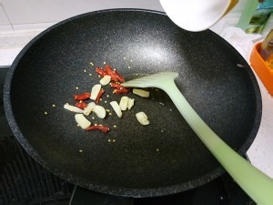 养生食补洋葱炒羊肉的做法
