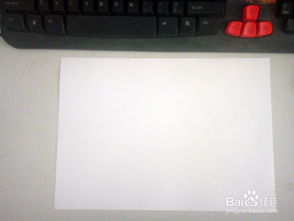 如何制作飞的持久的纸飞机