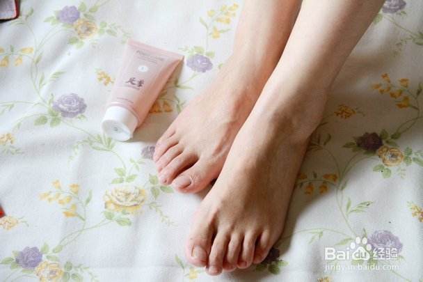 脚背很痒发红怎么回事