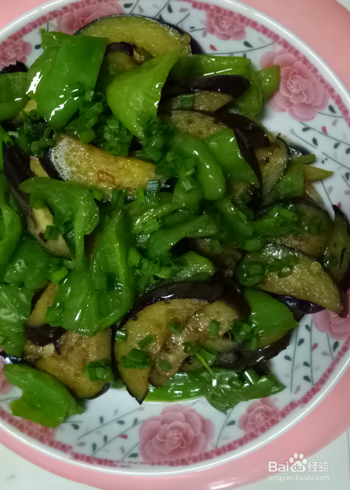 如何简单做青椒炒茄片