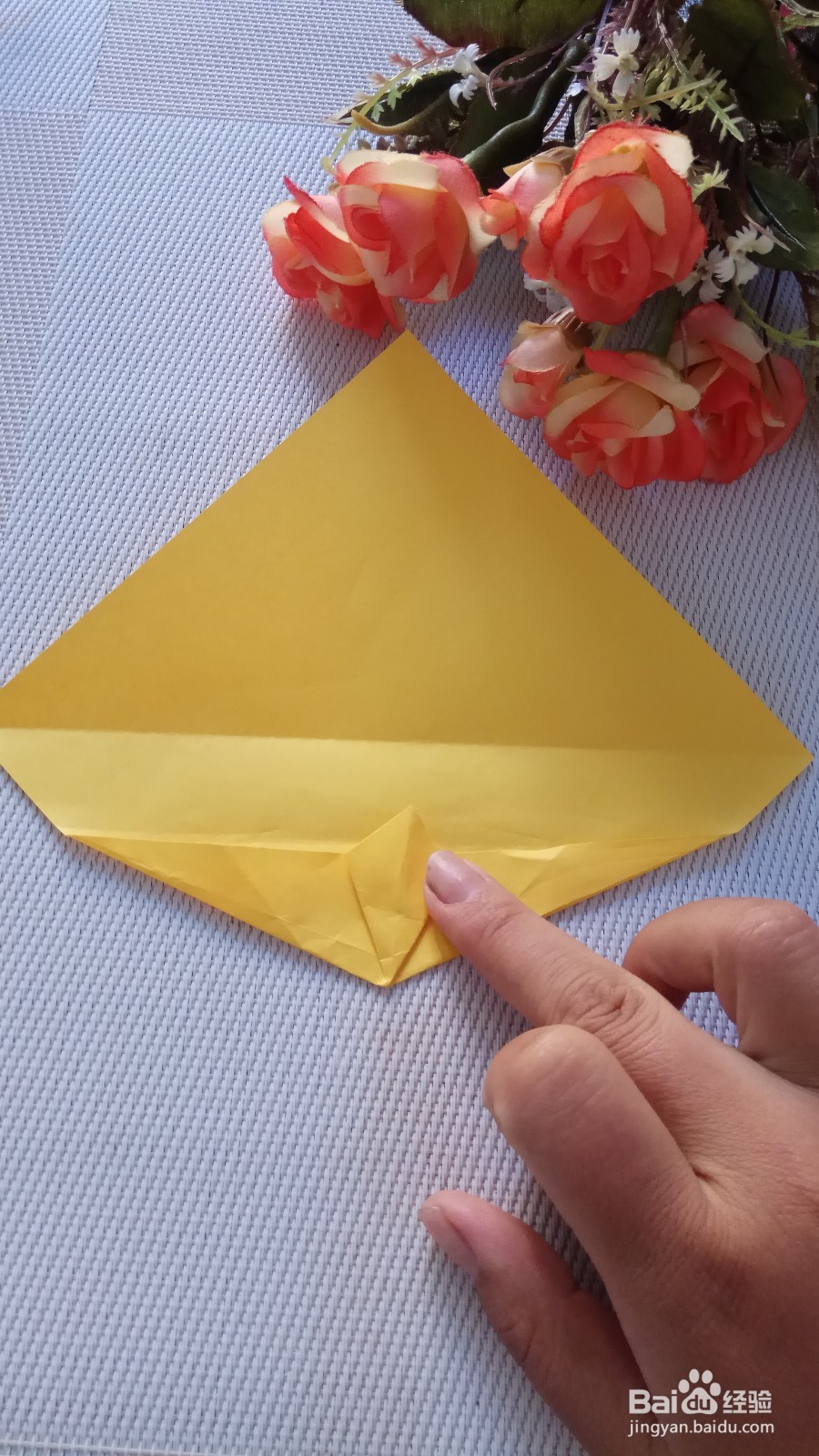 儿童折纸带领带的心形折法