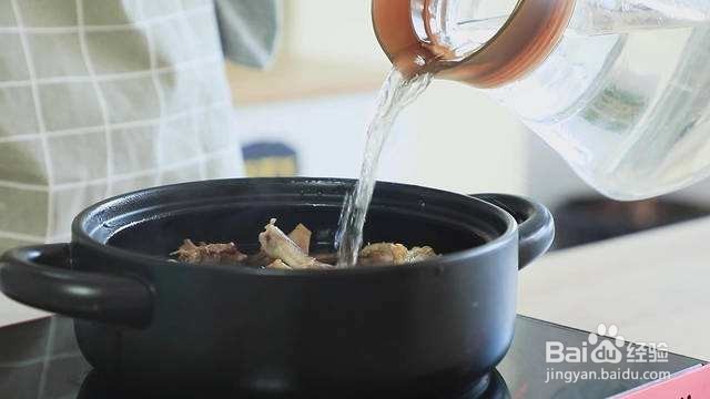 老鸭汤怎么做最营养