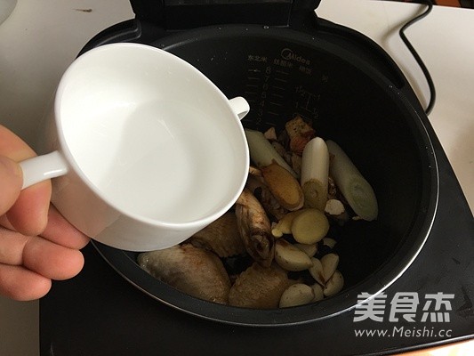 豆豉焖翅中的做法