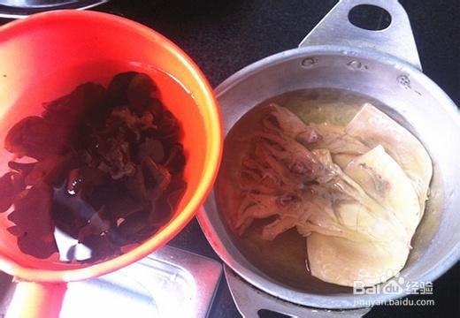 营养美味的墨鱼干排骨汤