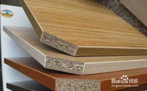 中密度纤维板的衣柜和颗粒的,哪个环保?