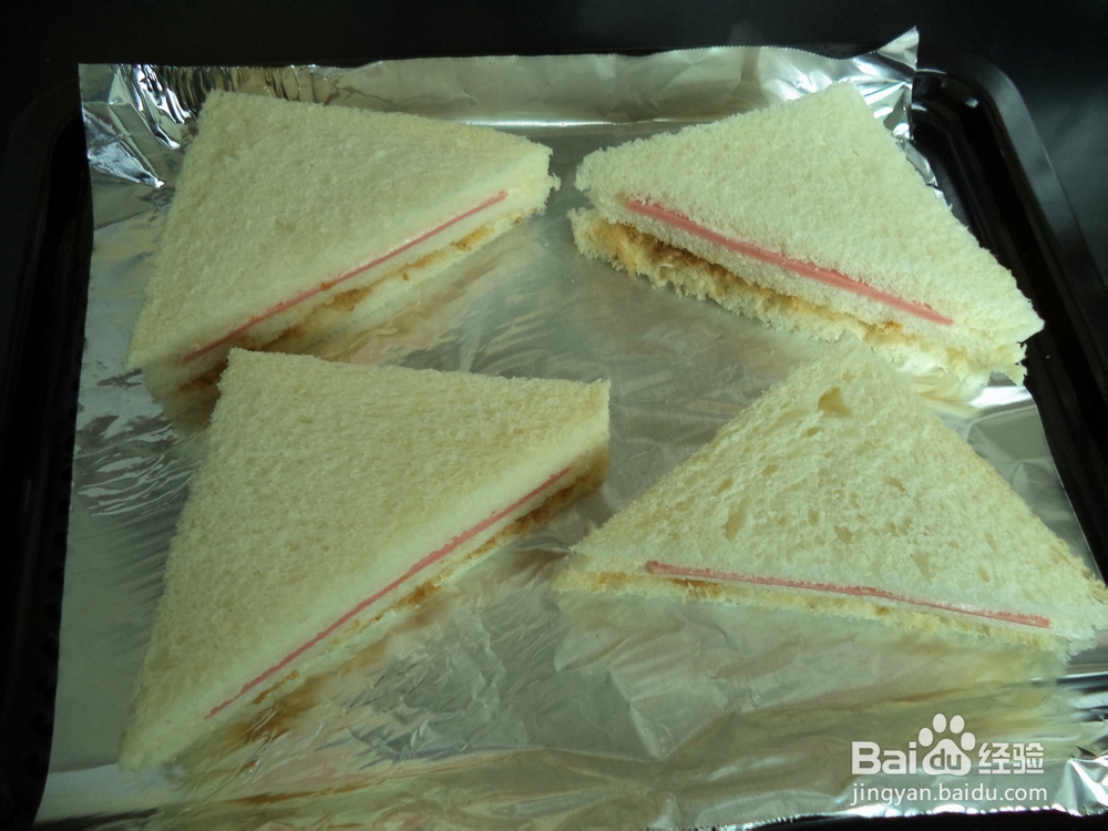 烤肉松三明治怎么做