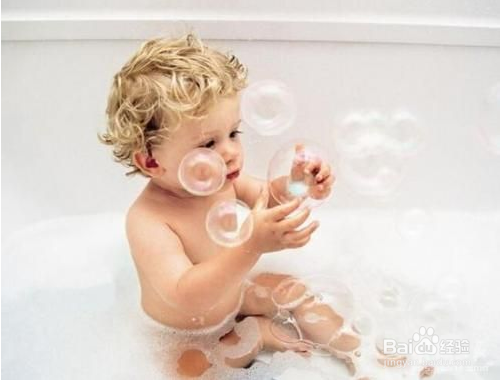 夏天如何让宝宝爱上洗澡