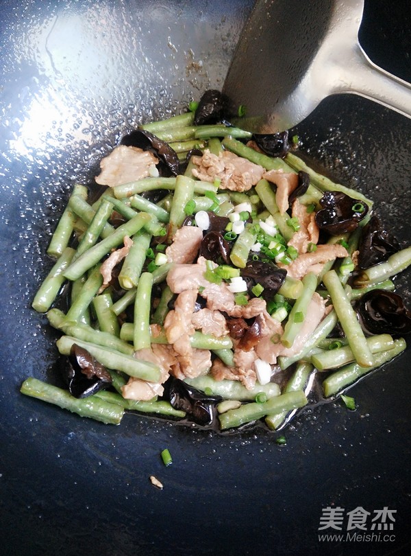 木耳豆角炒肉