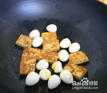 茄汁鹌鹑蛋煎豆腐的做法
