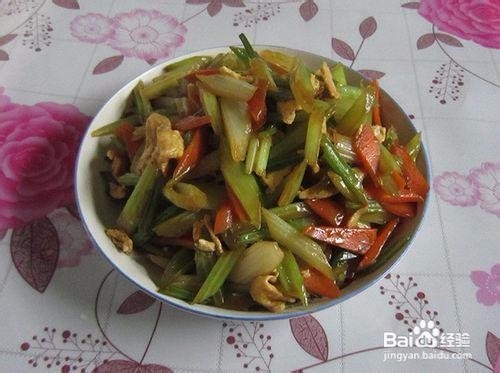 经典芹菜炒鸡蛋胡萝卜做法