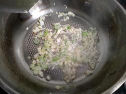 教你如何做西红柿炒鸡蛋?