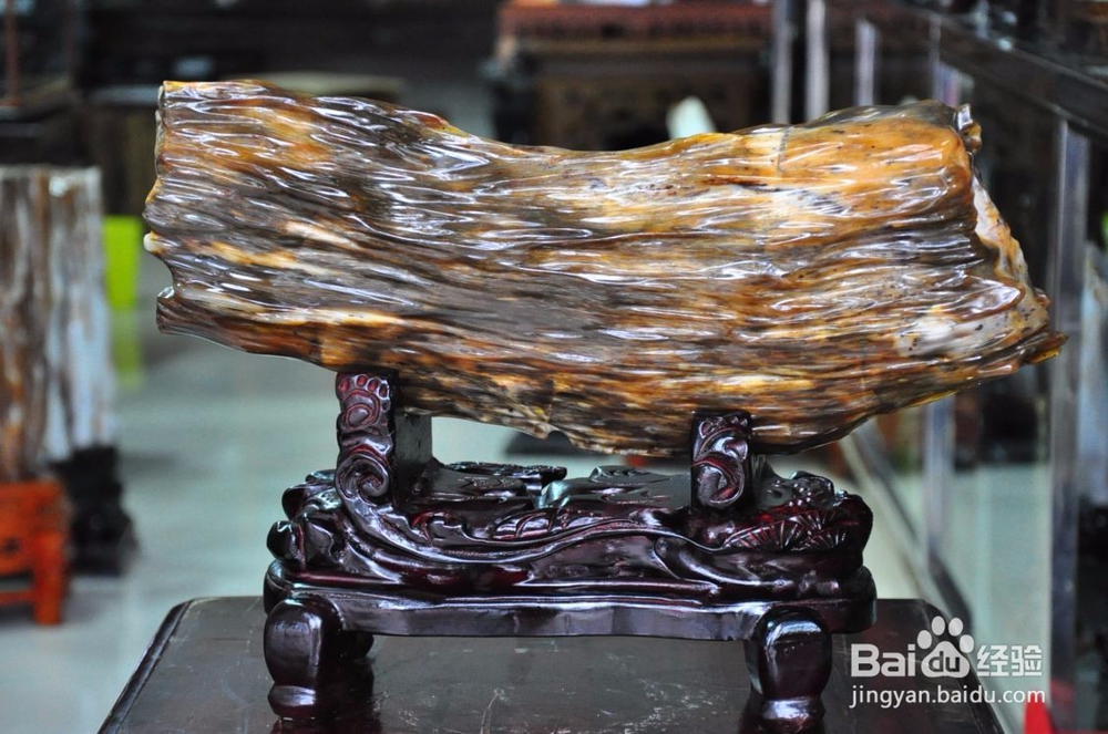 办公桌上摆放什么有利于提升事业运？