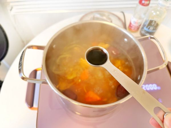 虫草鸡腿玉米汤