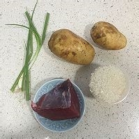 土豆牛肉焖饭的做法
