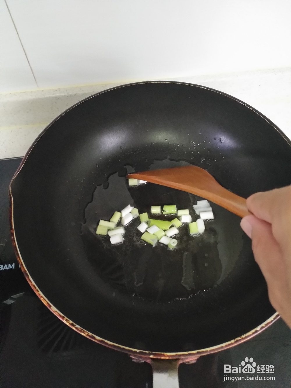 用鸡蛋挂面做热汤面