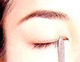 如何快速贴好双眼皮