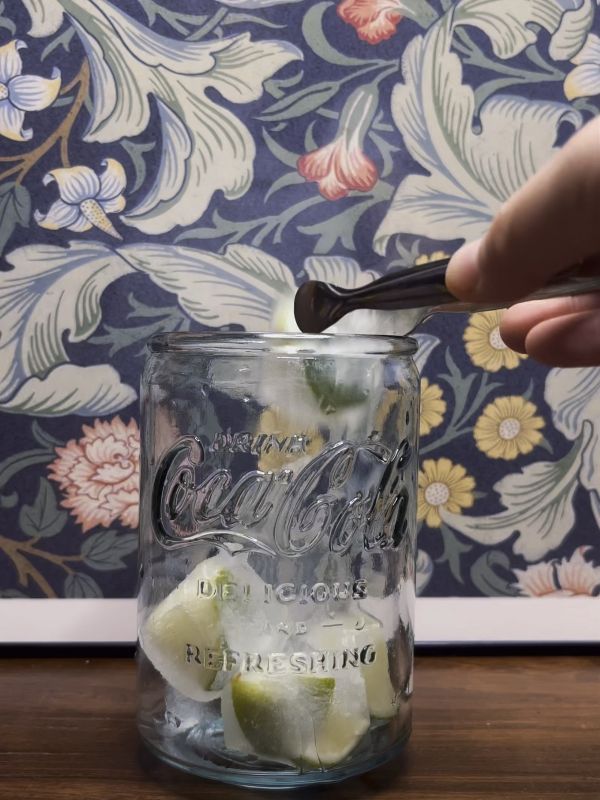 桃桃青柠气泡水