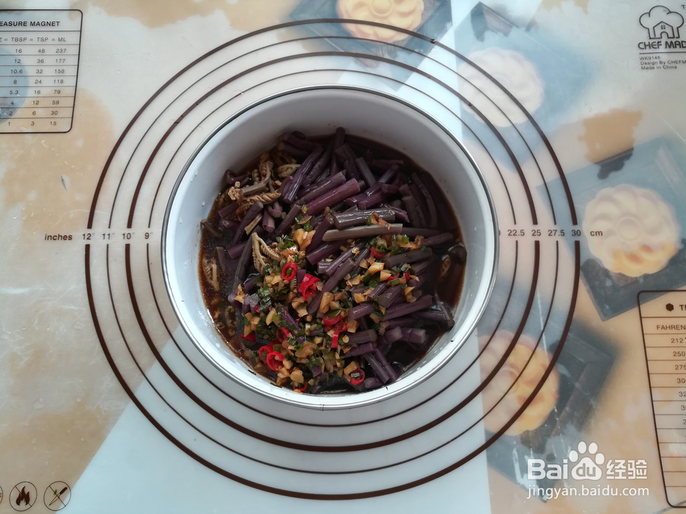 怎么吃都不腻的凉拌蕨菜