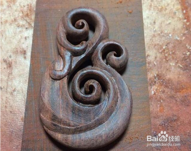 小木料手工制作一只吊坠