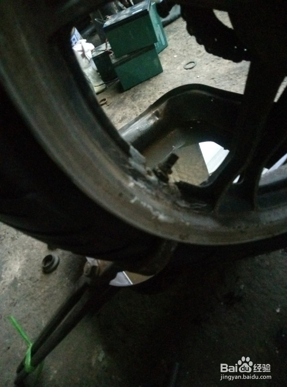 怎样巧换轮胎气门嘴