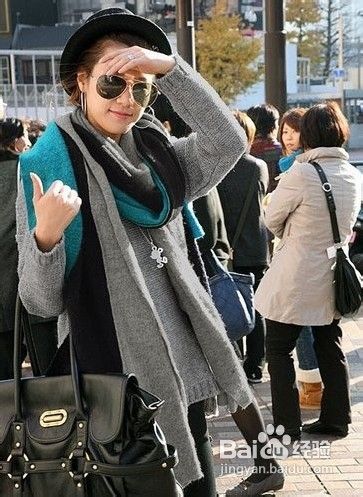 冬季女生围巾的戴法