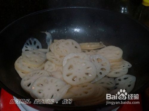 香辣入味干锅藕片的做法