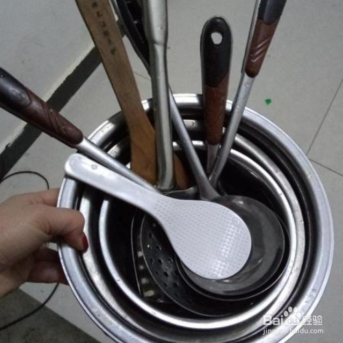 饭铲上的颗粒是干什么用的