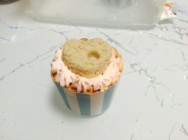 怪物娃娃纸杯蛋糕