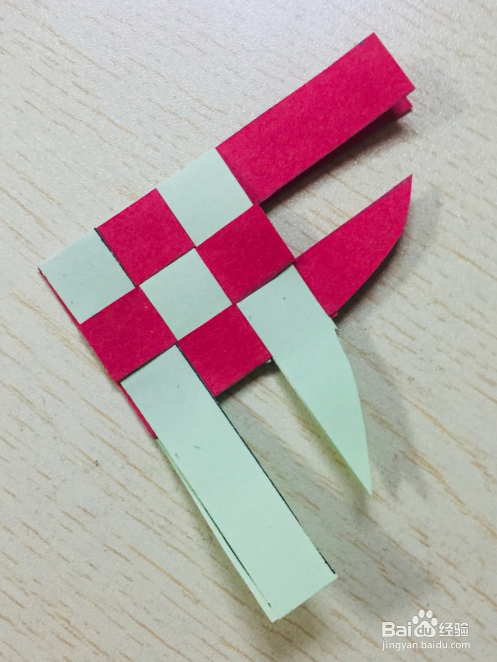 用卡纸如何做一只立体小鱼