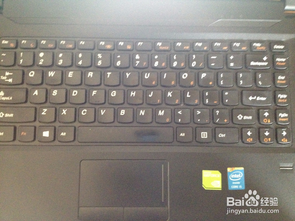 如何清理笔记本键盘上的污垢