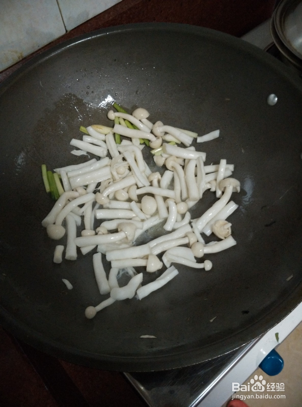 白玉菇炒猪颈肉的做法