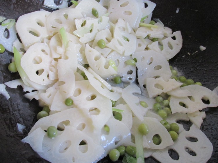 素炒莲藕的做法 ,这样的家常菜等着你来做!